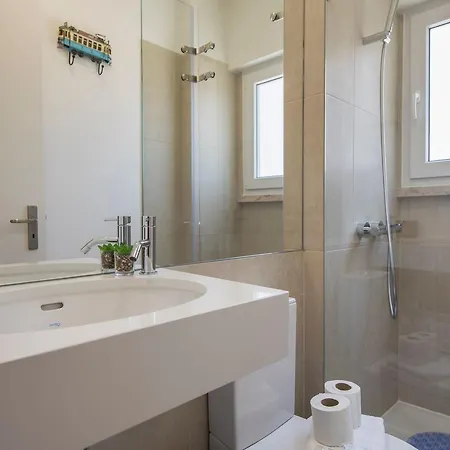 Lovelystay Center New Flat Lisboa